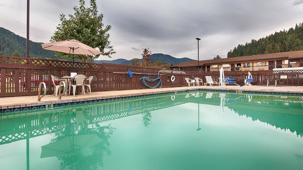 Oakridge Inn & Suites Exteriör bild