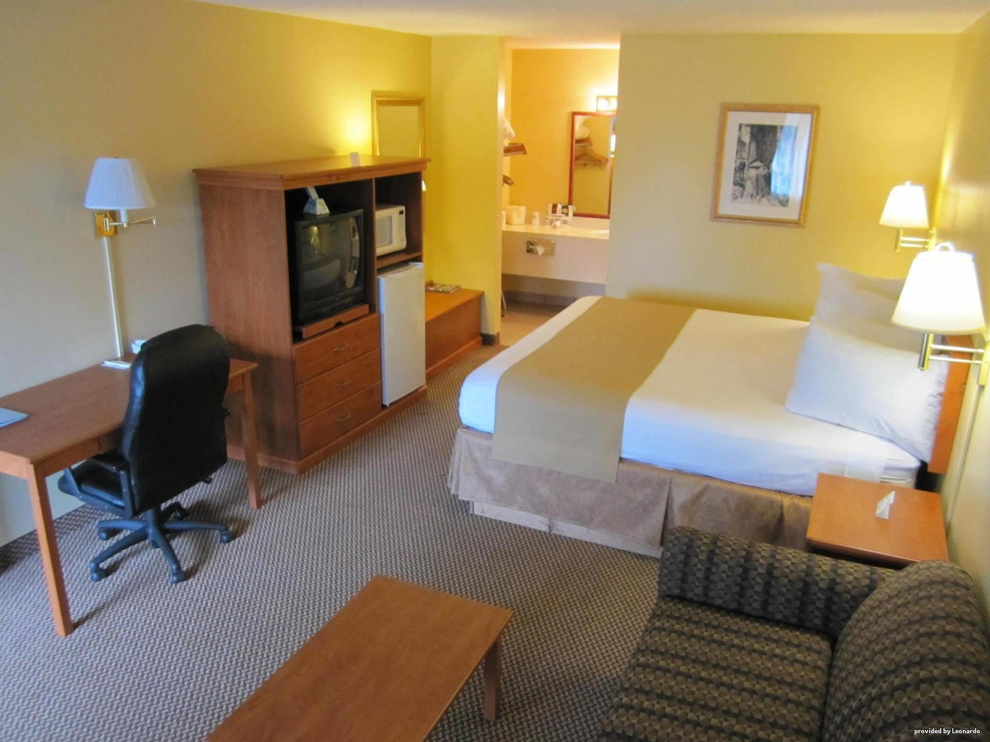 Oakridge Inn & Suites Exteriör bild