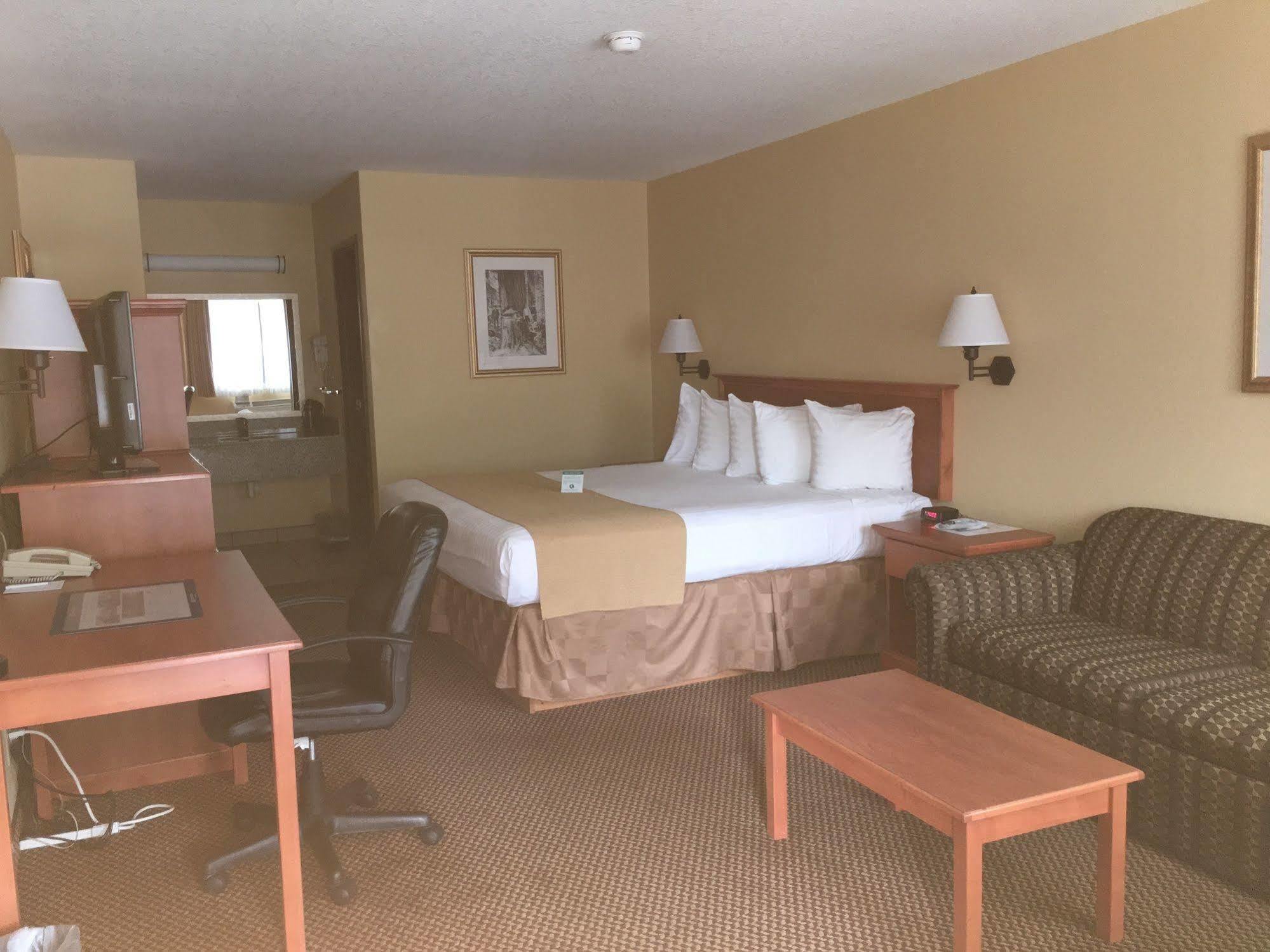 Oakridge Inn & Suites Exteriör bild